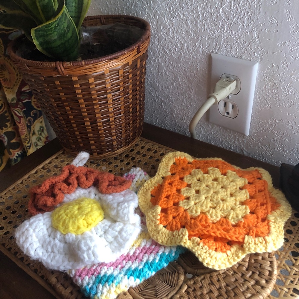 Trio of Vintage Crochet Hot Pads/Trivets - Picture 12 of 12